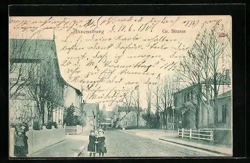 AK Ahrensburg, Gr. Strasse mit Kindern
