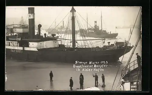 AK Kiel, Eingefrorene Dampfer im Hafen, 1922, Unwetter