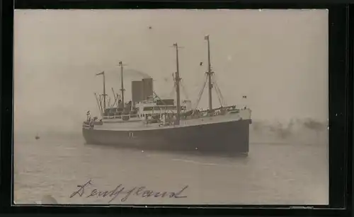 Foto-AK Passagierschiff Deutschland bei der Hafeneinfahrt