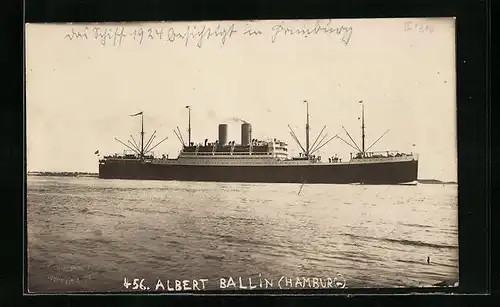 AK Passagierschiff Albert Ballin in voller Fahrt
