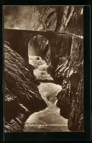 AK Teufelsbrücke, Schäumender Wasserfall in der Schöllenenschlucht