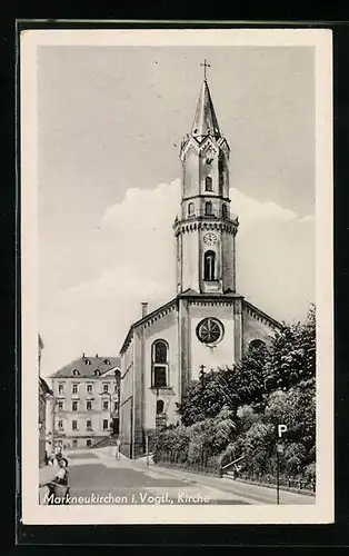 AK Markneukirchen i. Vogtl., Strassenpartie mit der Kirche