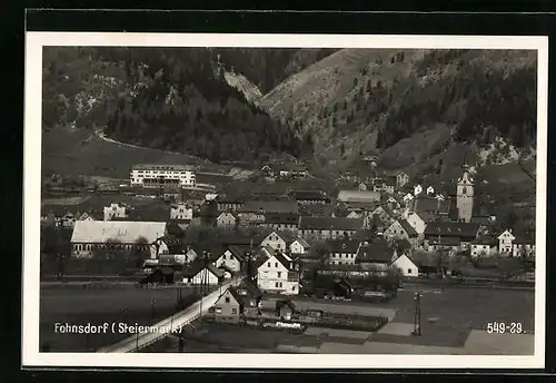 AK Fohnsdorf, Gesamtansicht mit Landstrasse und Umgebung