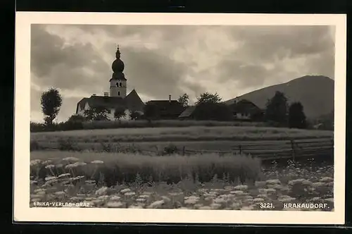 AK Krakaudorf, Panorama des Ortes von einem Feld aus gesehen