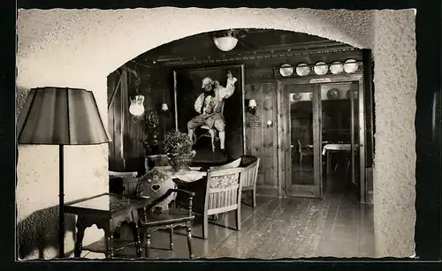 AK Lofer, Stube im Hotel Bräu, Innenansicht