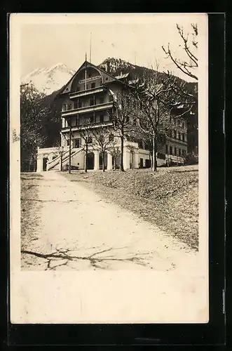 AK Krimml im Pinzgau, Gasthaus Krimmlerhof in der Gesamtansicht