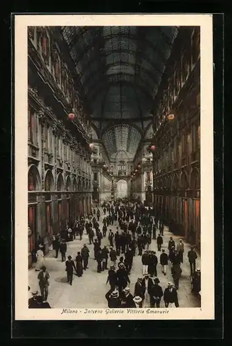 AK Milano, Interno Galleria Vittorio Emanuele