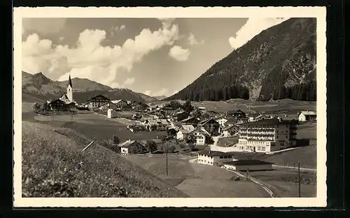 AK Berwang, Gesamtansicht mit Lechtaler Alpen