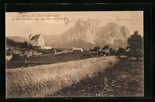 AK Kastelruth-Seis, St. Anna Kirche mit Blick auf Seiser Alpe, Rosszähne und Schlern
