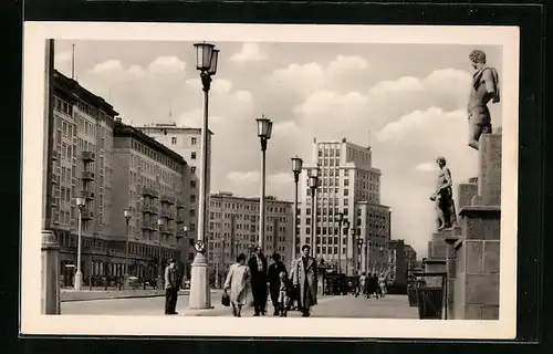 AK Berlin, Blick auf Strausberger Platz von der Deutschen Sporthalle aus