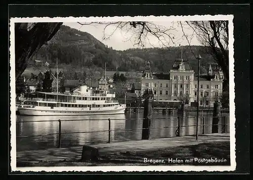 AK Bregenz, Hafen mit Postgebäude und Dampfer