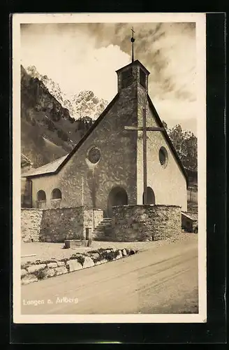 AK Langen b. Arlberg, Strassenpartie mit Kirche