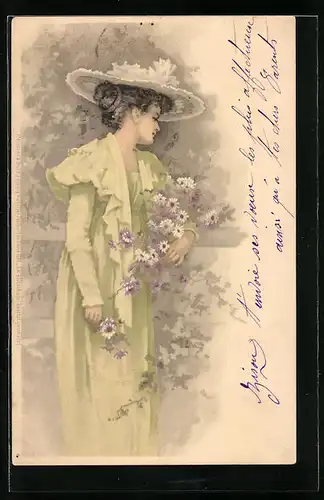 Lithographie Frau im grünen Kleid mit einem weissen Hut schaut verträumt auf die Blumen, Darstellung im Jugendstil