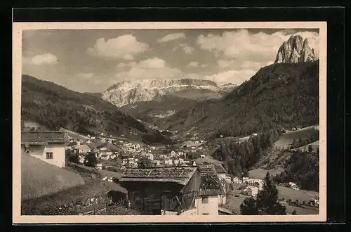 AK St. Ulrich, Ortstotale mit Blick auf Sella