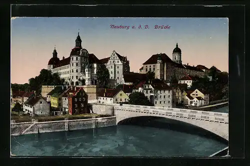 AK Neuburg a. d. D., das Schloss von der Brücke aus gesehen