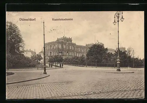 AK Düsseldorf, auf der Strasse vor der Kunstakademie