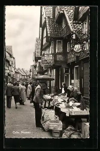 AK Celle, Neuestrasse mit Marktstand