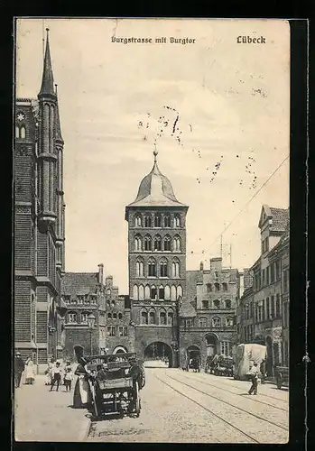 AK Lübeck, Burgstrasse mit Burgtor