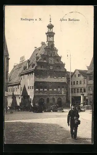 AK Esslingen a. N., Alzes Rathaus, Briefträger