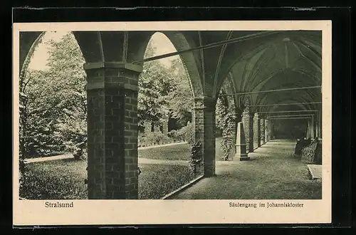 AK Stralsund, Säulengang im Johanniskloster