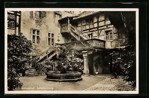 AK Feldkirch, Gasthaus Schattenburg, Schlosshof