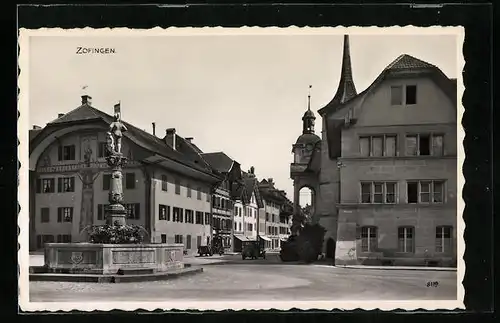 AK Zofingen, der Brunnen vor dem Rathaus