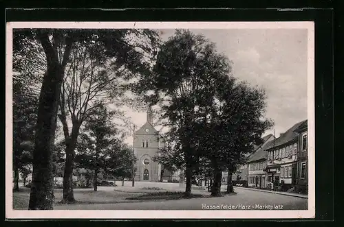 AK Hasselfelde i. Harz, Marktplatz mit Kirche