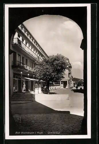 AK Bad Warmbrunn /Riesengeb., Strassenpartie am Quellenhof