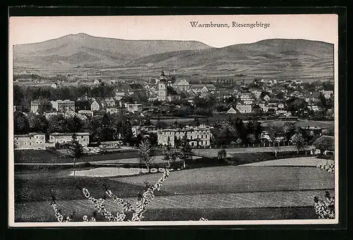 Künstler-AK Warmbrunn i. Rsgb., Totalansicht aus der Ferne
