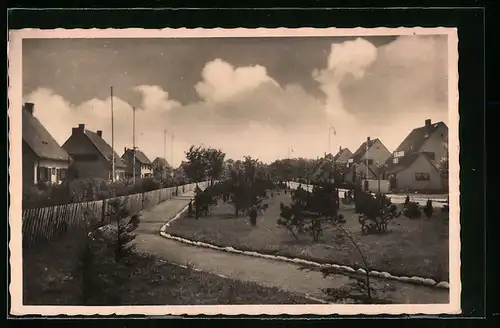 AK Tutow, Hindenburgdamm mit Gebäuden