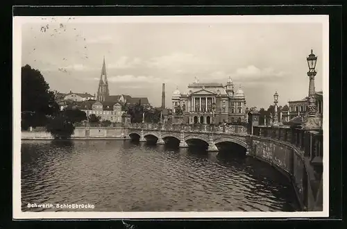 AK Schwerin, Schlossbrücke mit Palais