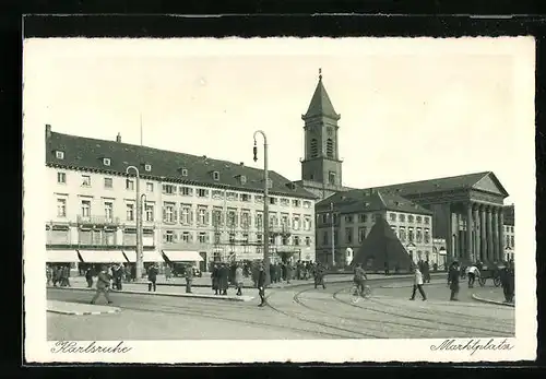 AK Karlsruhe, Marktplatz mit Kirche und Pyramide