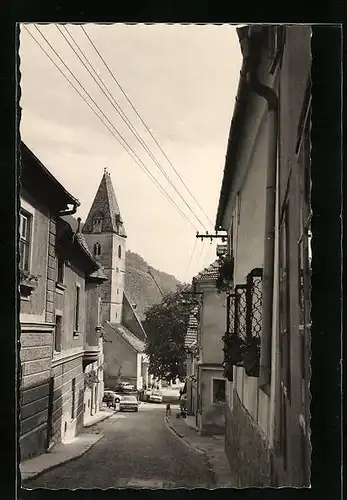 AK Spitz /Wachau, Strassenpartie mit Blick zur Kirche