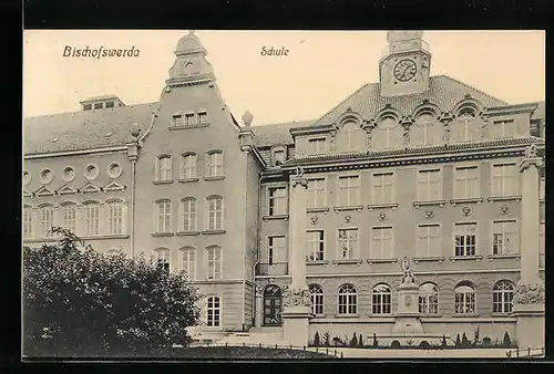 AK Bischofswerda, Schule, Gebäudeansicht mit Eingang und Säulen