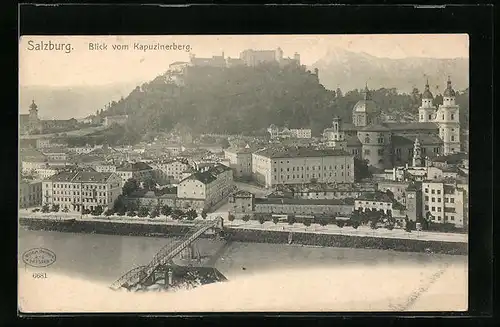 AK Salzburg, Flusspartie mit Teilansicht der Stadt und Brücke