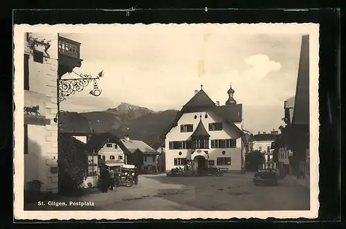 AK St. Gilgen, Postplatz mit Oldtimern & Gasthof Post
