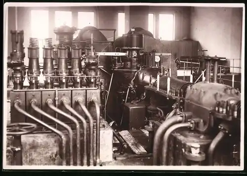 Fotografie Kraftwerk Maschinensaal, Aggregate eines Elektrizitätswerk's