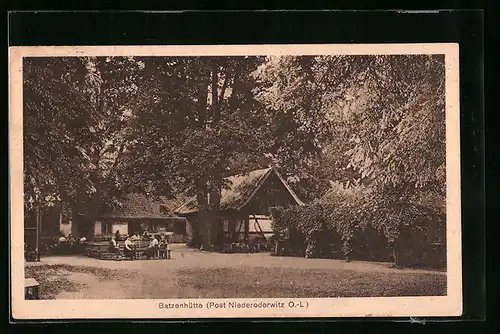 AK Niederoderwitz /O.-L., Gasthaus Batzenhütte, Gartenansicht mit Gästen
