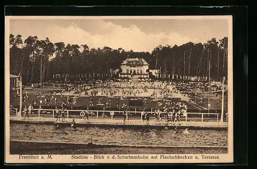 AK Frankfurt a. M., Stadion - Blick von der Schwimmbahn auf Plantschbecken und Terrasse