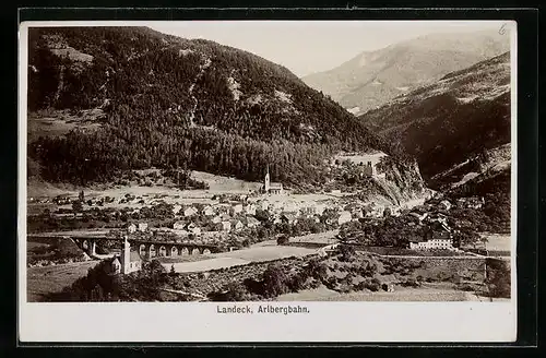 Foto-AK Fritz Gratl: Landeck /Arlbergbahn, Teilansicht mit Kirche