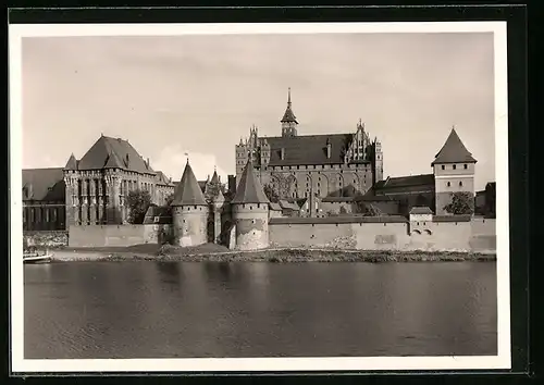 AK Marienburg, Ansicht von Hoch- und Mittelschloss mit Brücktor