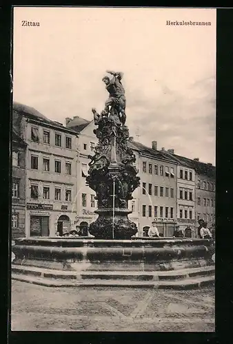 AK Zittau, Herkulesbrunnen mit Restaurant und Geschäften