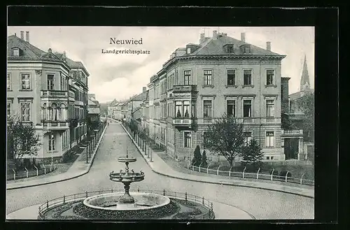 AK Neuwied, Landgerichtsplatz mit Brunnen