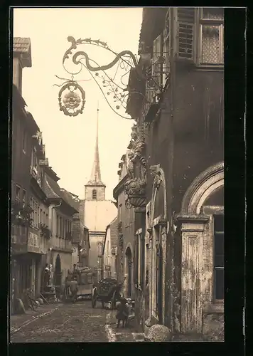 Foto-AK Ochsenfurt, Altstadtstrasse mit Kirche