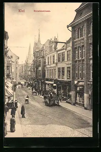 AK Kiel, Holstenstrasse mit Passanten