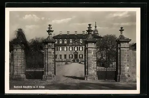 AK Seusslitz a. d. Elbe, Schloss mit Eingang