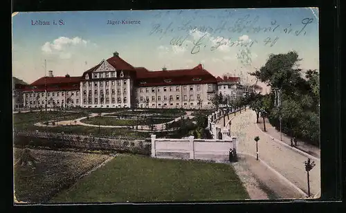 AK Löbau i. S., Jäger-Kaserne mit Strassenpartie