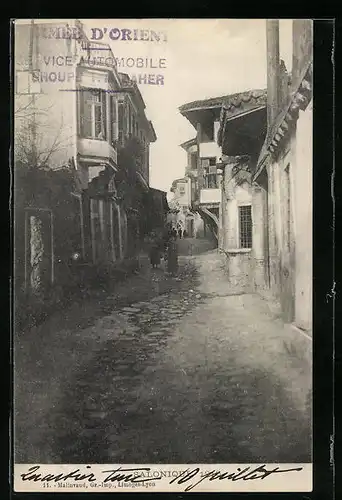 AK Salonique, Strassenansicht mit alten Häusern