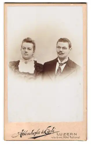 Fotografie Affenhofer & Egli, Luzern, Haldenstrasse 17, Junges Paar in hübscher Kleidung