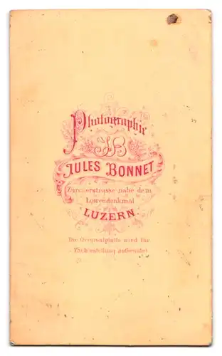 Fotografie Jules Bonnet, Luzern, Zürcherstrasse, Junger Herr im Anzug mit Victor-Emanuel Bart